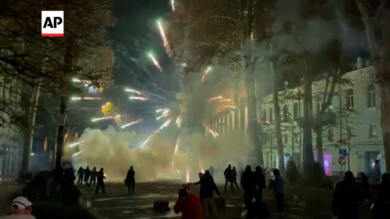 Video: Teargas, fireworks, water cannons used at Tbilisi protest after EU bid was suspended [Video]