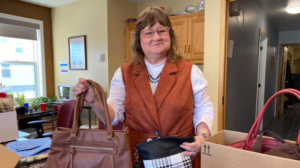 N.S. news: Shelter hands out purses for holidays [Video]