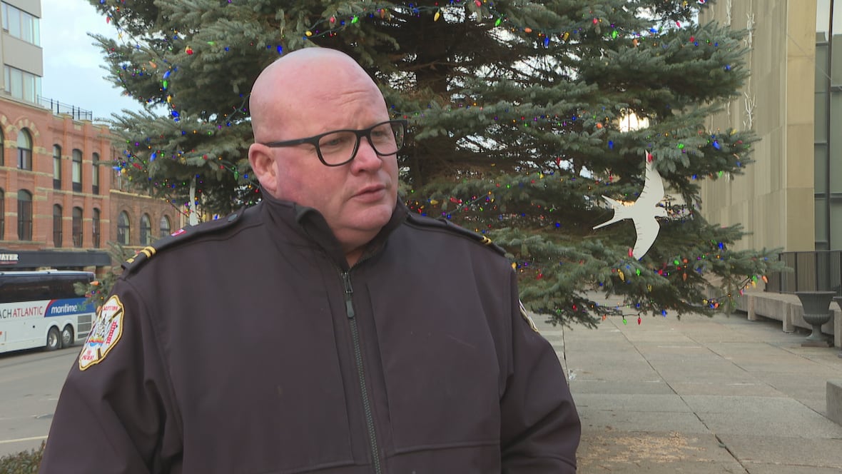 Charlottetown fire inspector’s 20-year-old spruce gets a last holiday as city’s Christmas tree [Video]