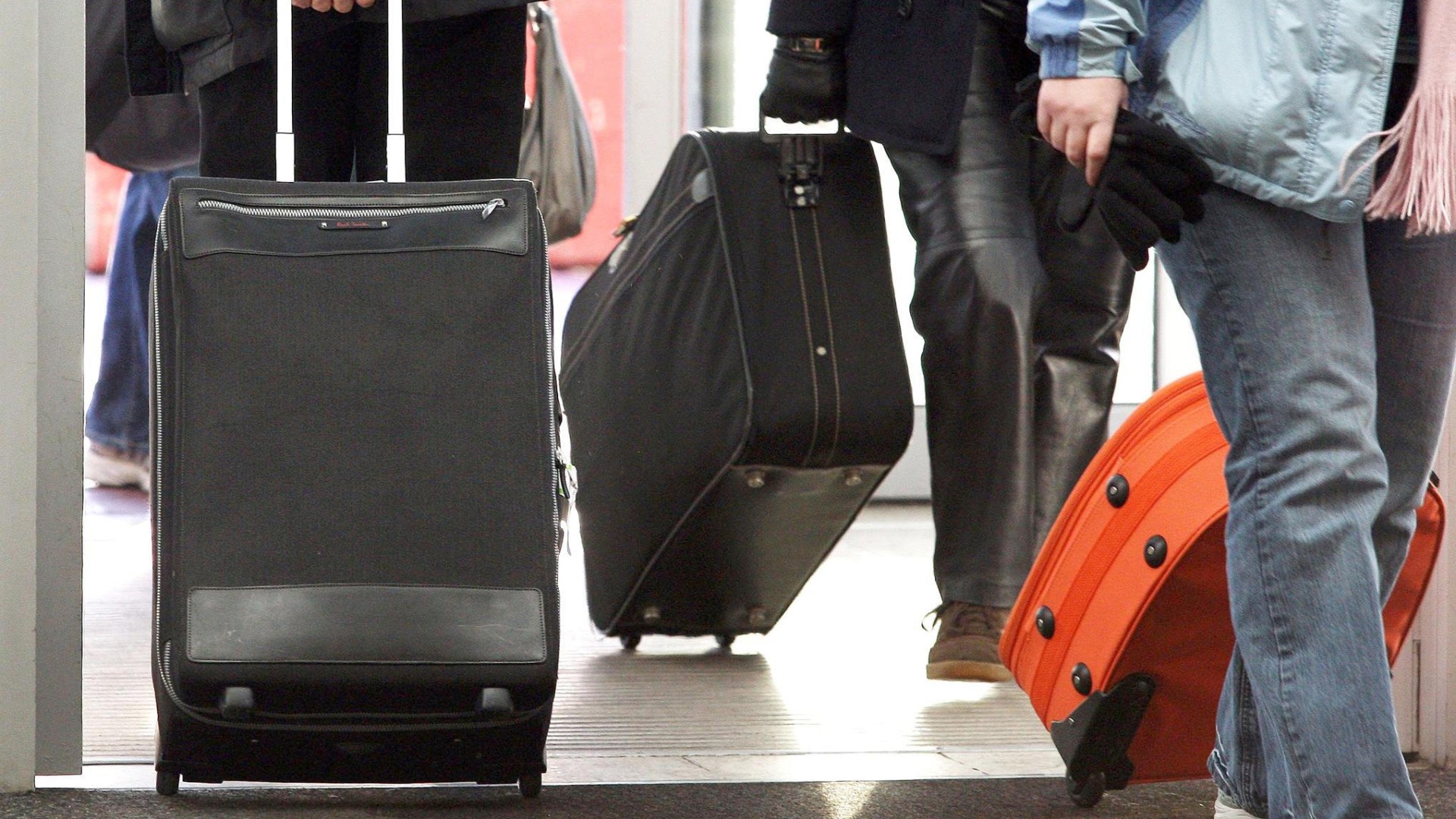 Another airline scraps free hand luggage with new seat reservation fees as well [Video]