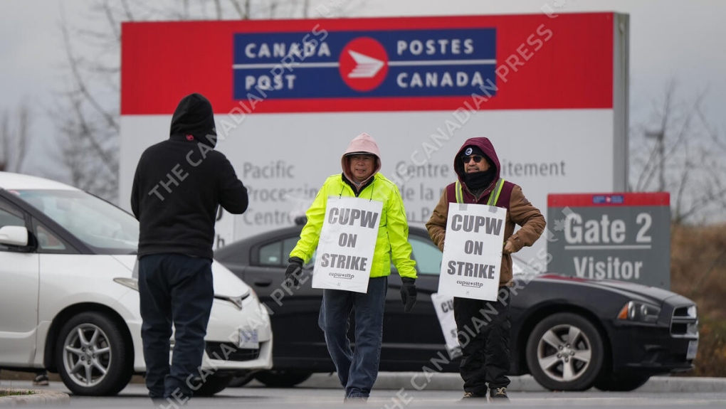 Edmonton stamp collectors bullish on hobby’s future despite Canada Post strike [Video]