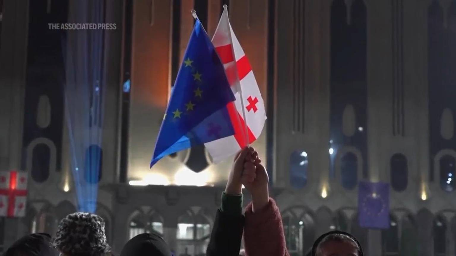 Video: Thousands return to streets of Tbilisi as mass protests in Georgia continue [Video]