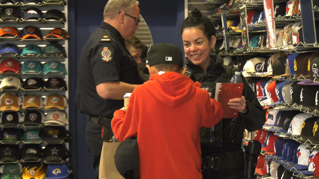 Regina students enjoy holiday shopping spree in annual police initiative [Video]