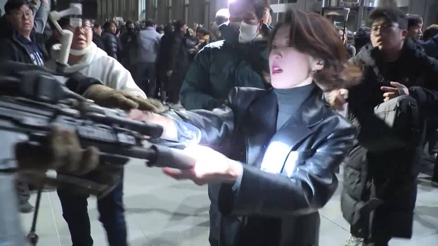 Video: Meet the South Korean woman who grabbed a soldier’s gun [Video]