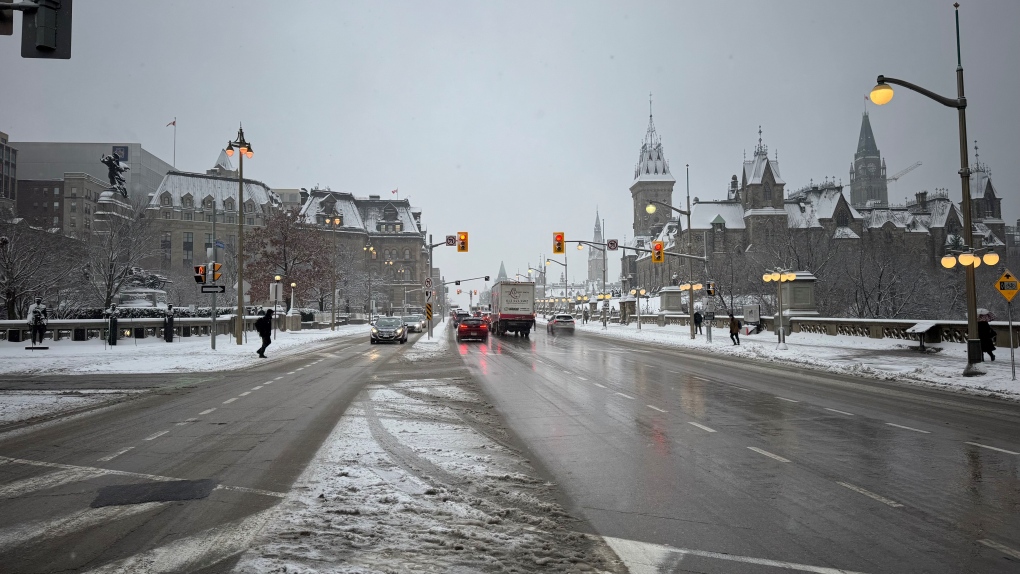 Ottawa weather: Ottawa receives 12 cm of snow during first blast of winter weather [Video]