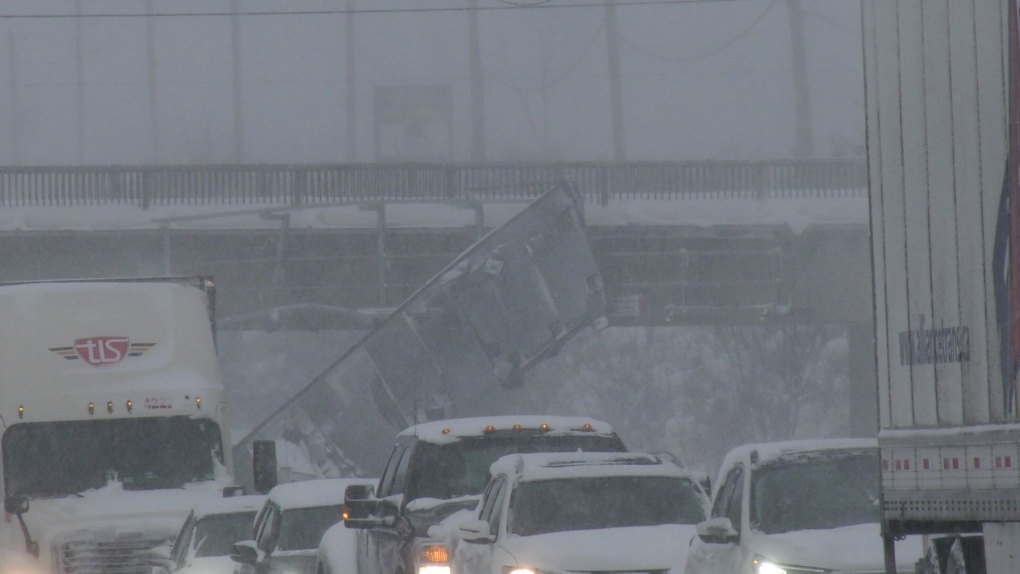 London billboard comes loose over highway [Video]