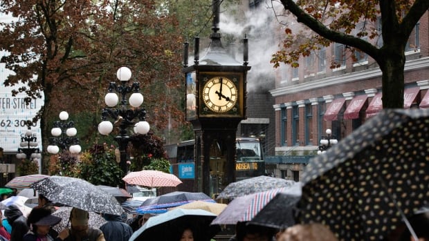 Vancouver changes tune under Swift spell, with Gastown clock to chime ‘Shake it Off’ [Video]