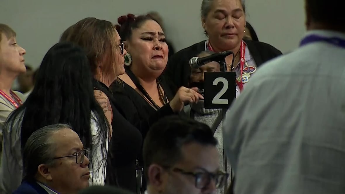 Grieving mothers plead with Trudeau for police reform [Video]