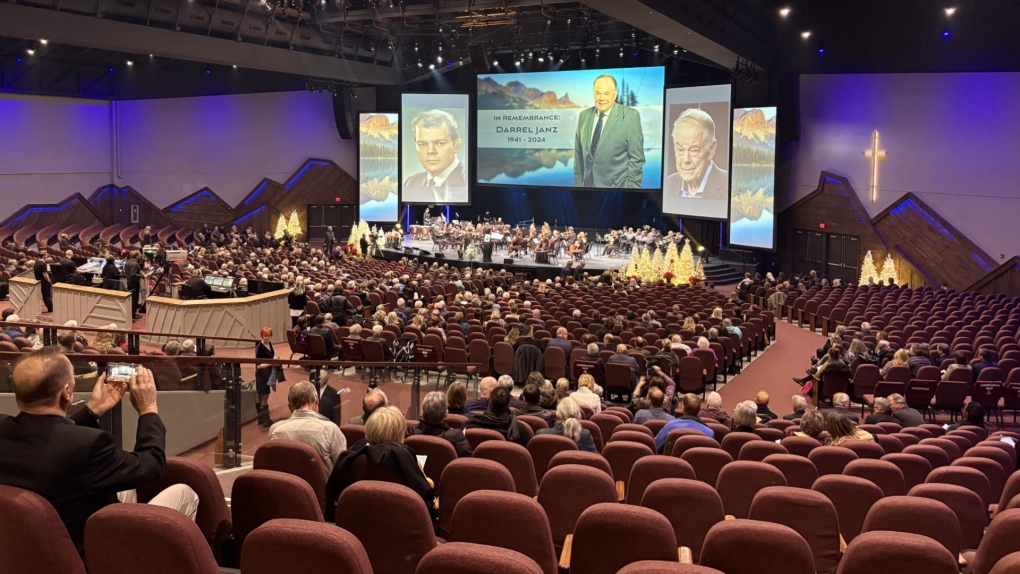 Calgarians pay respects to broadcast legend Darrel Janz at memorial service [Video]