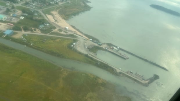 Minister says Fort Chipewyan, Alta., dock is safe, but Ottawa will further assess [Video]