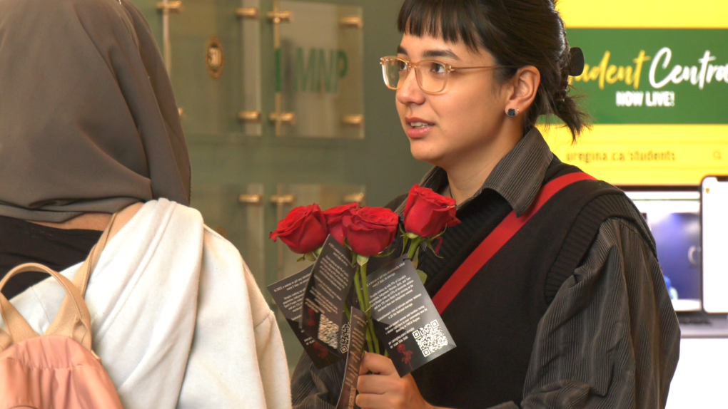 Roses handed out in commemoration of polytechnic massacre [Video]