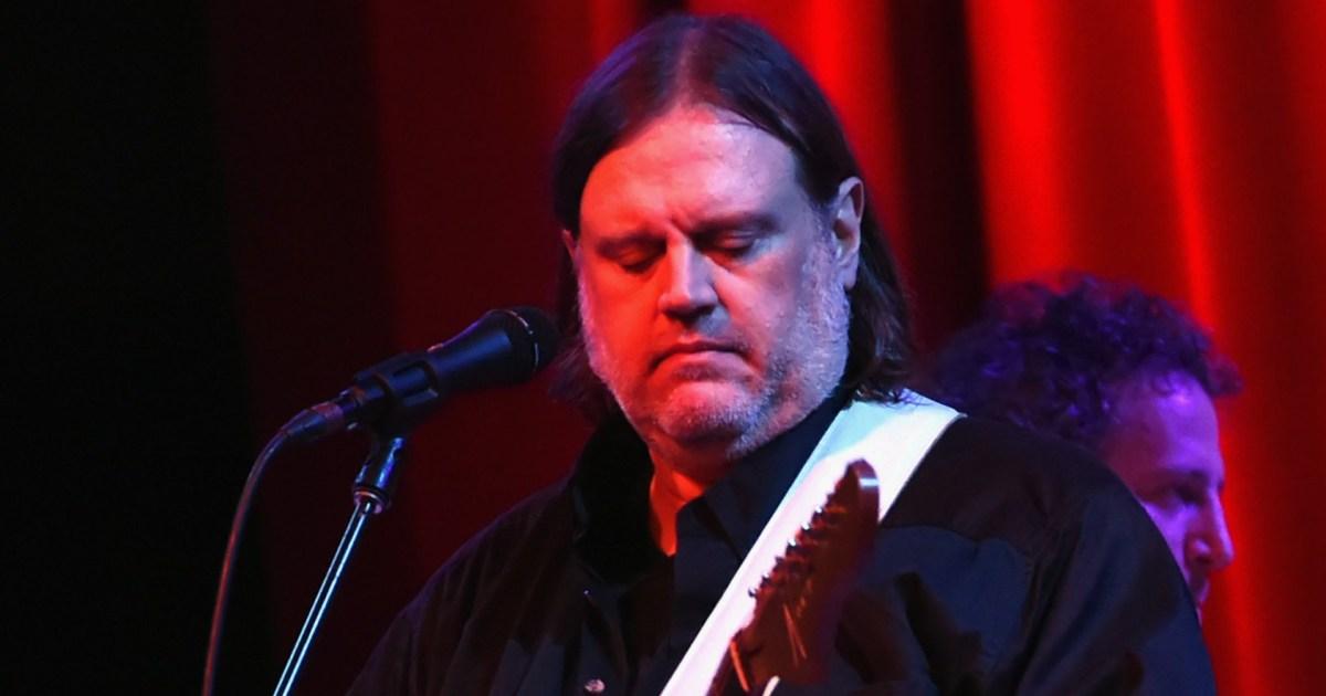 90s rock star may never play guitar again after suffering stroke during tour [Video]