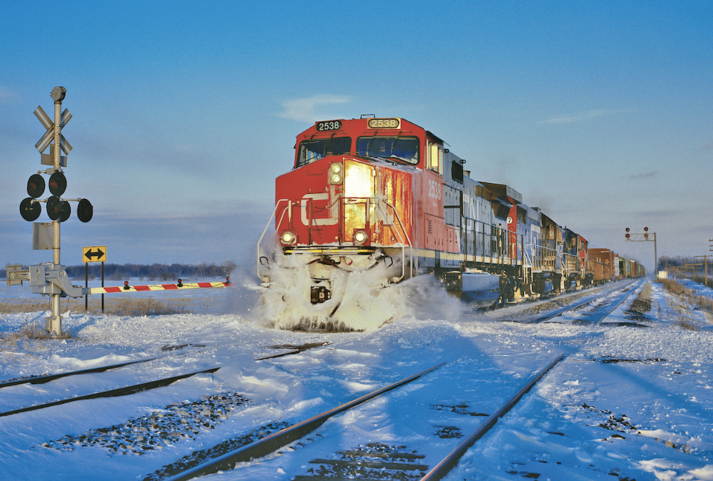 CN reaches tentative deal with Unifor workers ahead of Jan. 1 strike deadline [Video]