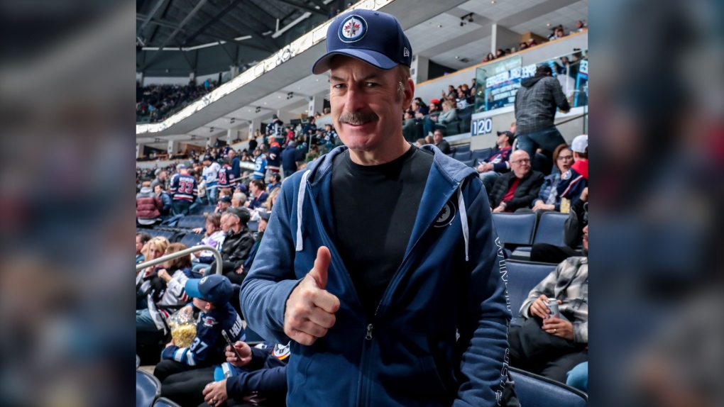 Bob Odenkirk makes an appearance at the Winnipeg Jets game [Video]