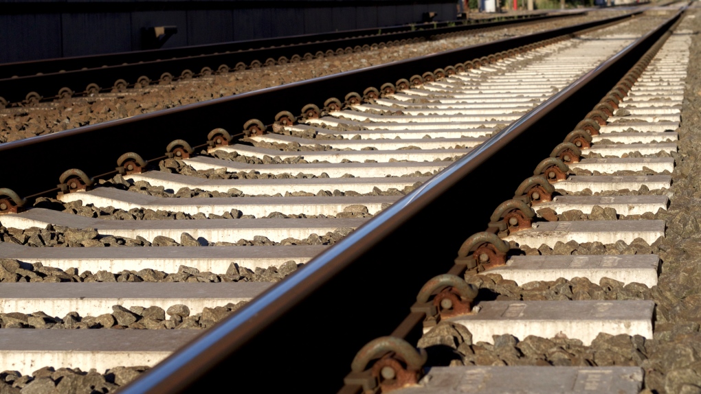 11 train cars derail, closing Manitoba road for hours [Video]