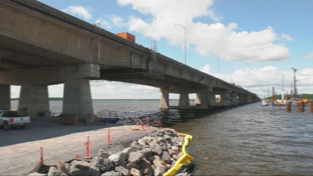 Ile-aux-Tourtes Bridge to remain three lanes for 2024 [Video]