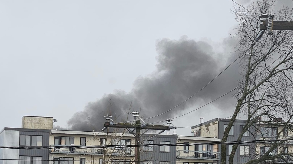 Dorval apartment building evacuated after fire breaks out [Video]