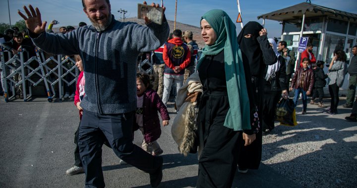 Days after Assads ouster, some Syrian refugees are going back home [Video]