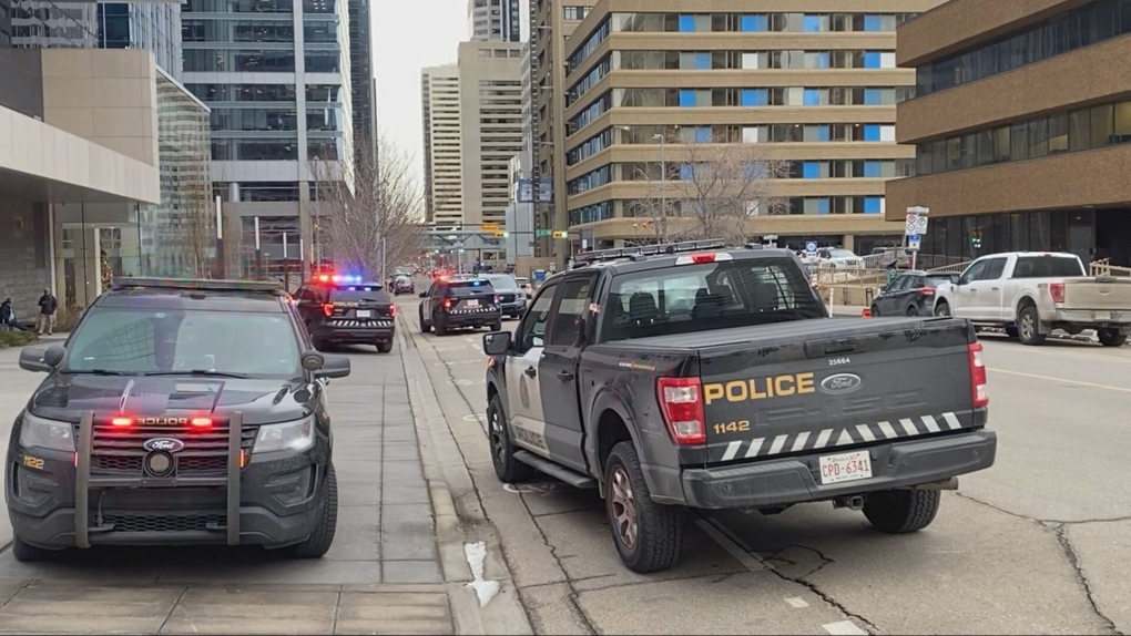 Calgary police swarm Eau Claire Tower over suspicious person [Video]