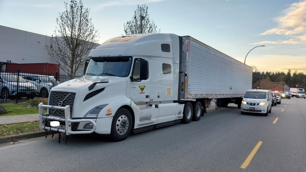 B.C. commercial truck driver fired, facing charges after crash [Video]