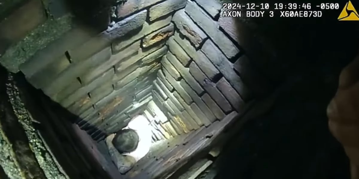 Man arrested after ‘Santa-like antics’ leave him stuck in chimney [Video]