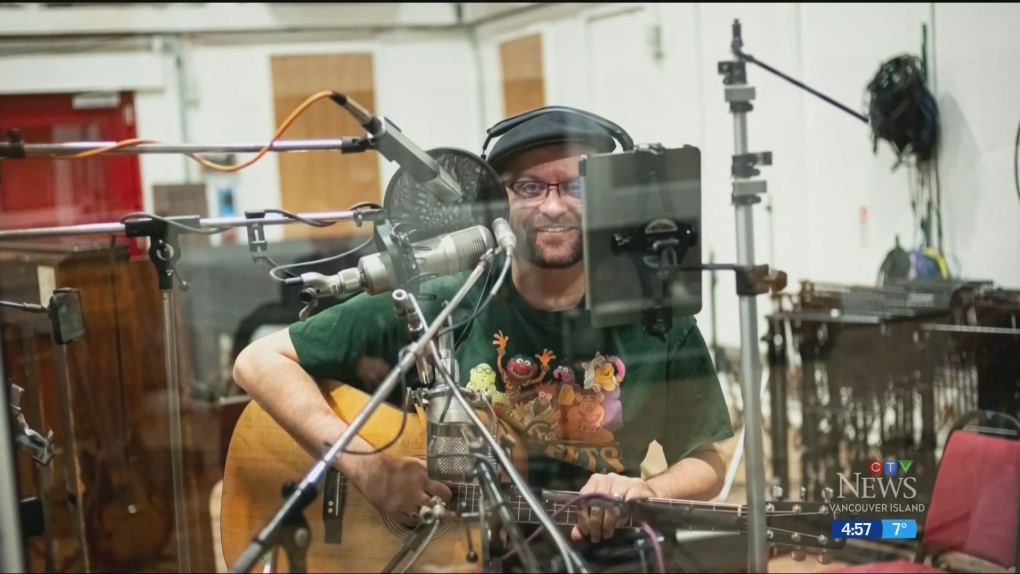 B.C. musician Justin Hewitt records Abbey Road [Video]