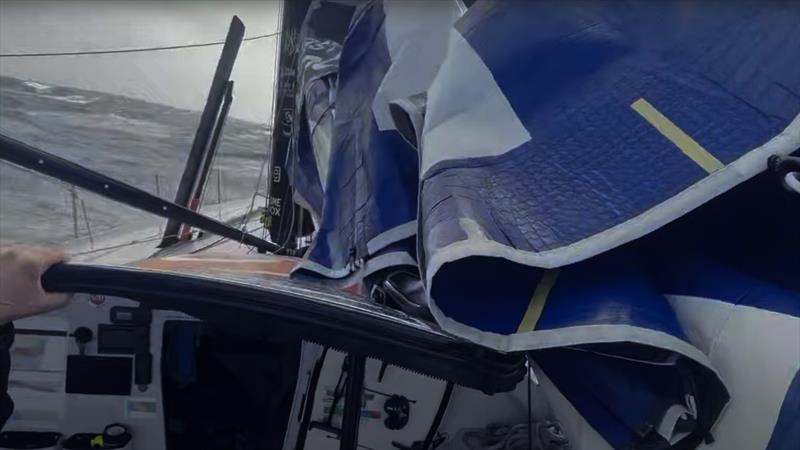 Antoine Cornic forced to take shelter to effect mast repairs [Video]