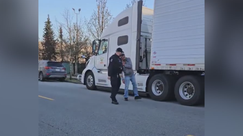 Video shows B.C. truck driver stumbling through sobriety check [Video]