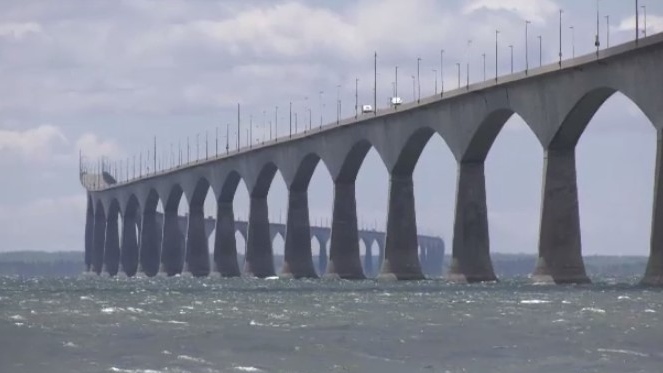 P.E.I. news: Man reportedly jumps from Confederation Bridge [Video]