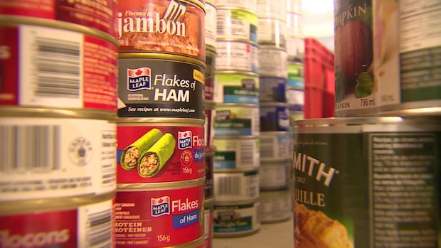 Many feeling the Christmas hamper pinch across P.E.I., but Islanders are stepping up to help [Video]