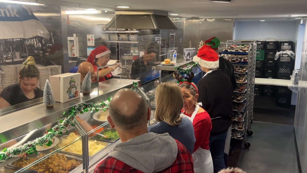 Record number of meals served at annual Ottawa Mission holiday feast [Video]