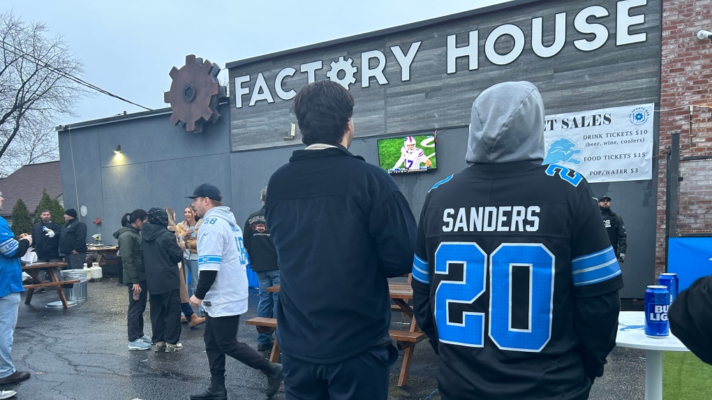 Detroit Lions host watch part in Windsor [Video]