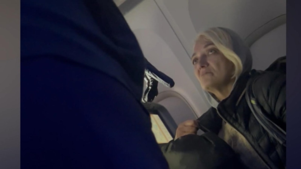 Video Woman accused to stowing away on Delta flight gets arrested again [Video]