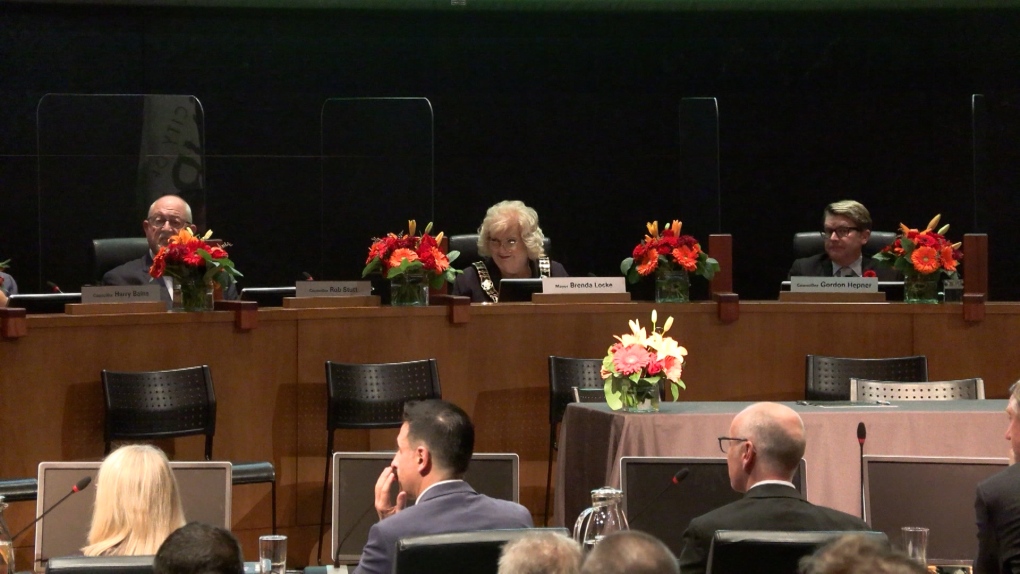 Surrey news: Mayor and council to vote on pay raises Monday [Video]