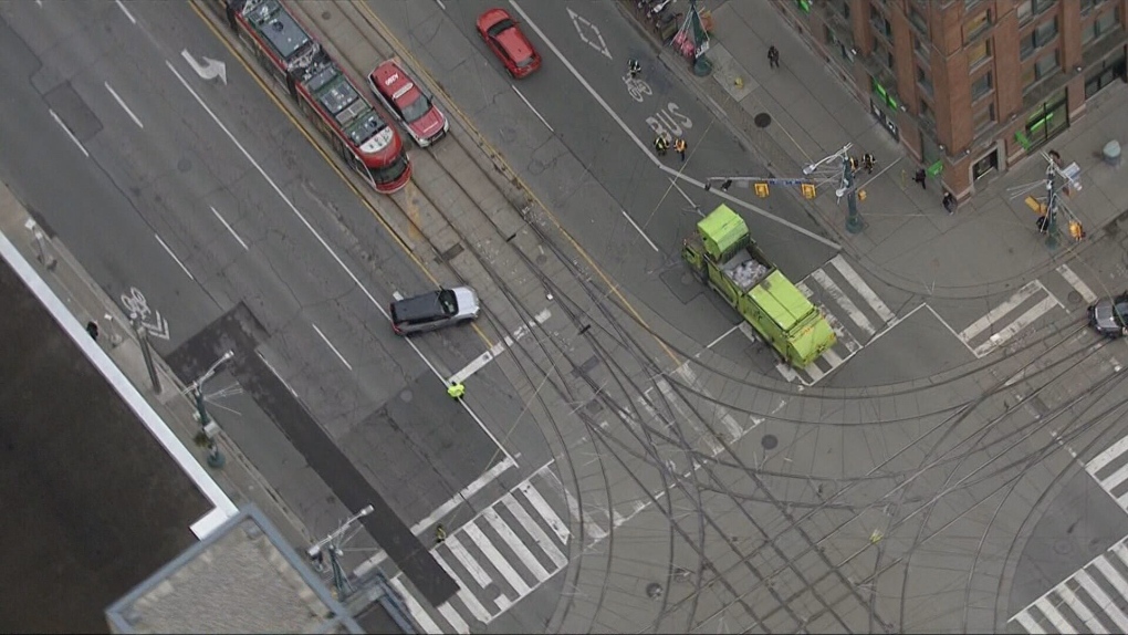 King and Spadina remains closed after truck hits power lines [Video]