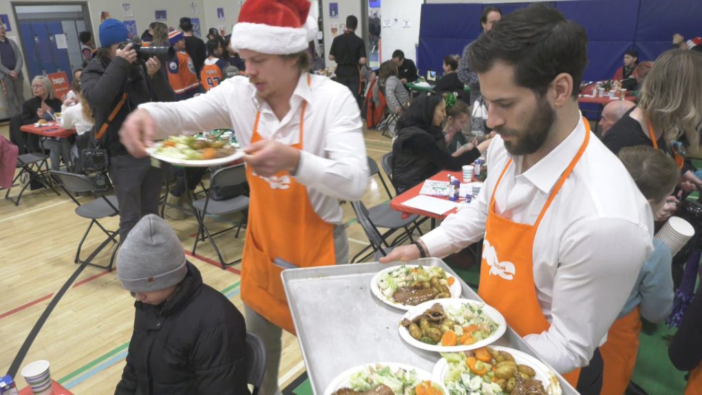 Oilers and Hope Mission provide Christmas dinners [Video]