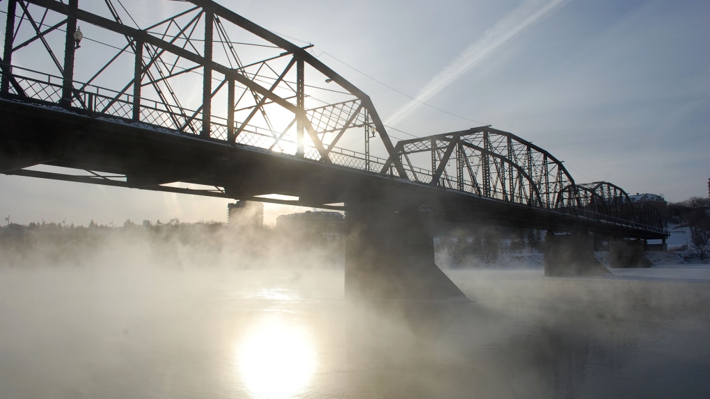 Saskatoon police urge caution as winter weather leads to 17 collisions [Video]