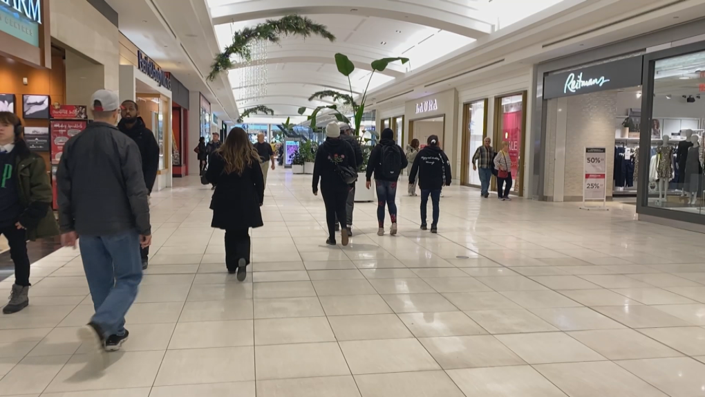 Christmas: Holiday shoppers looking for deals [Video]