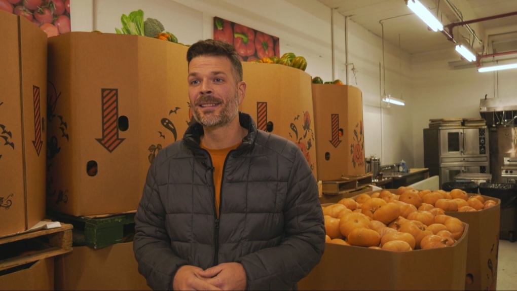 Longueuil community steps up to replenish shelves after massive meat theft at food bank [Video]