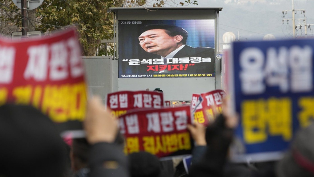 South Korea news: Investigators want to question president [Video]