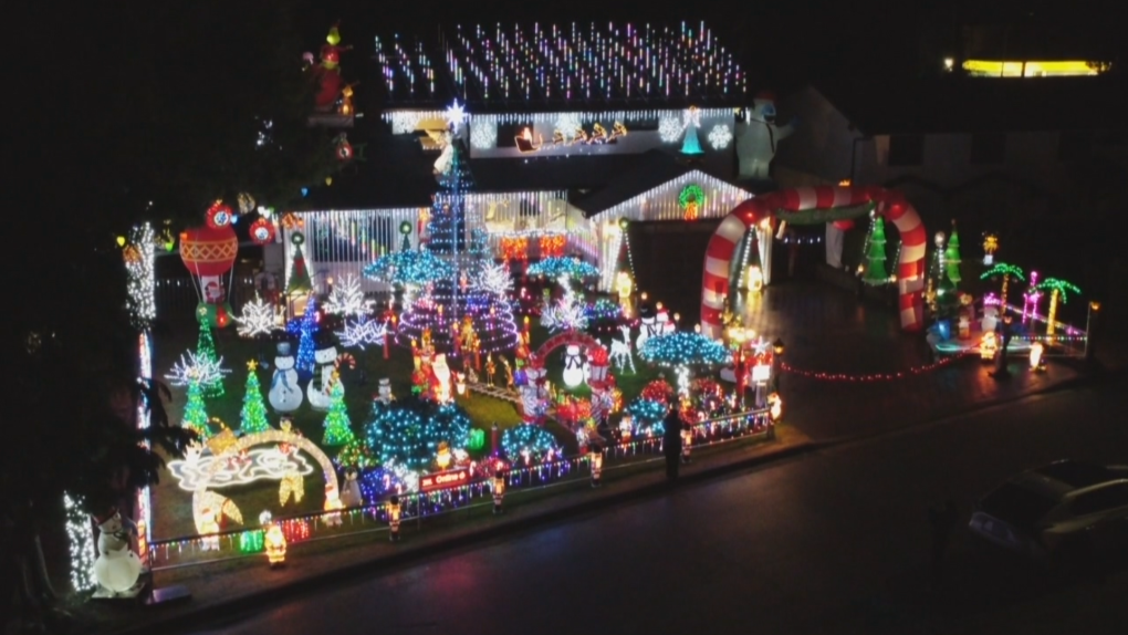 DuPlessis family’s home decked out in Christmas lights once again [Video]