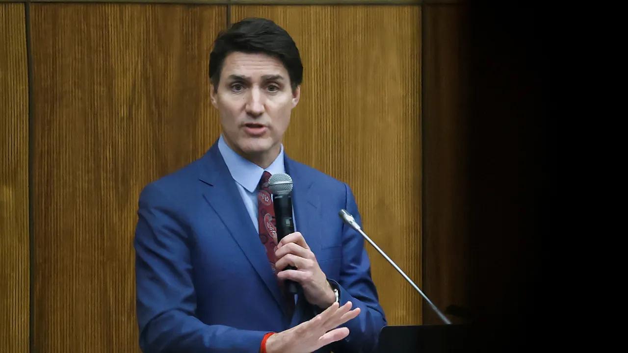 Justin Trudeau looks set to lose power after key ally vows to topple him [Video]