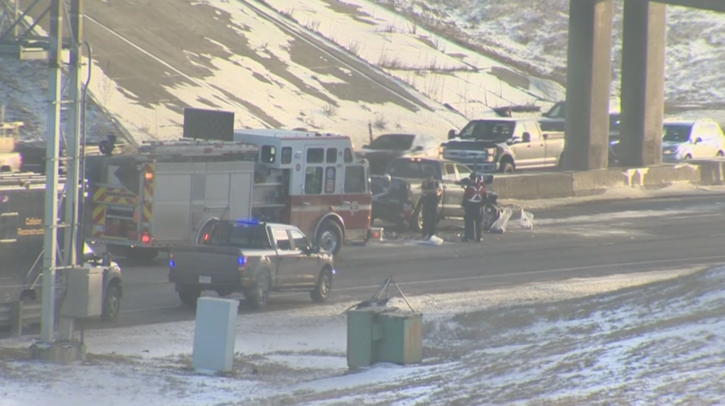 3 people sent to hospital after Deerfoot Trail crash [Video]