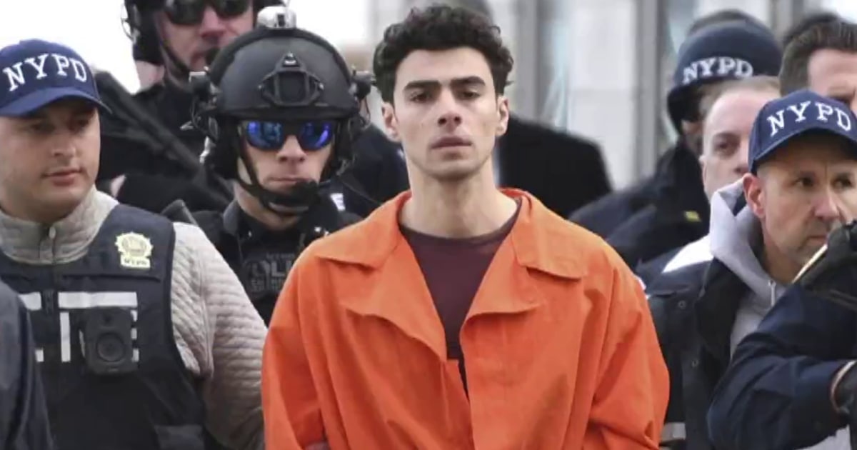 Luigi Mangione was transferred to New York on Thursday surrounded by heavily armed law enforcement [Video]