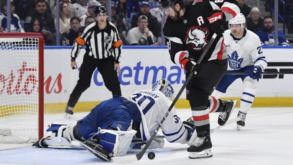 Maple Leafs hand Sabres 12th straight loss, 6-3 [Video]