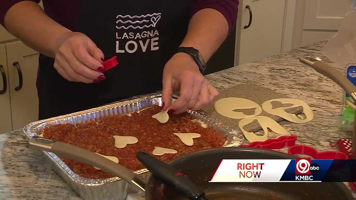 Kansas City volunteers make lasagna for those who need a hot meal [Video]