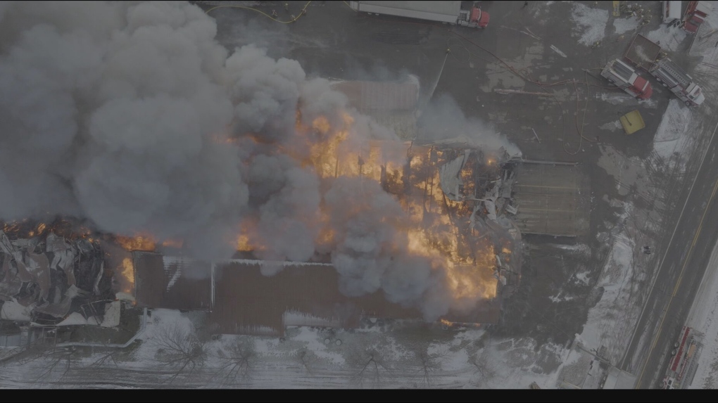 Major factory fire in the Maskinonge, Que. [Video]