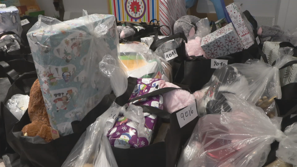 Boxes of Love go to B.C. families [Video]