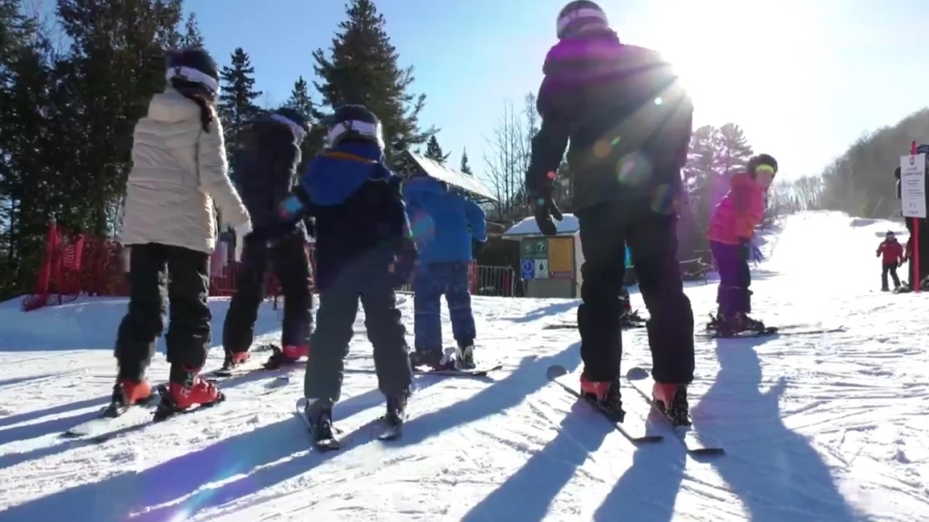 Quebec organization introduces new immigrants to skiing for the first time [Video]