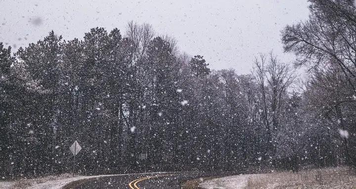 Dec. 24 weather: Snow and freezing rain on Christmas Eve in southern Ontario [Video]